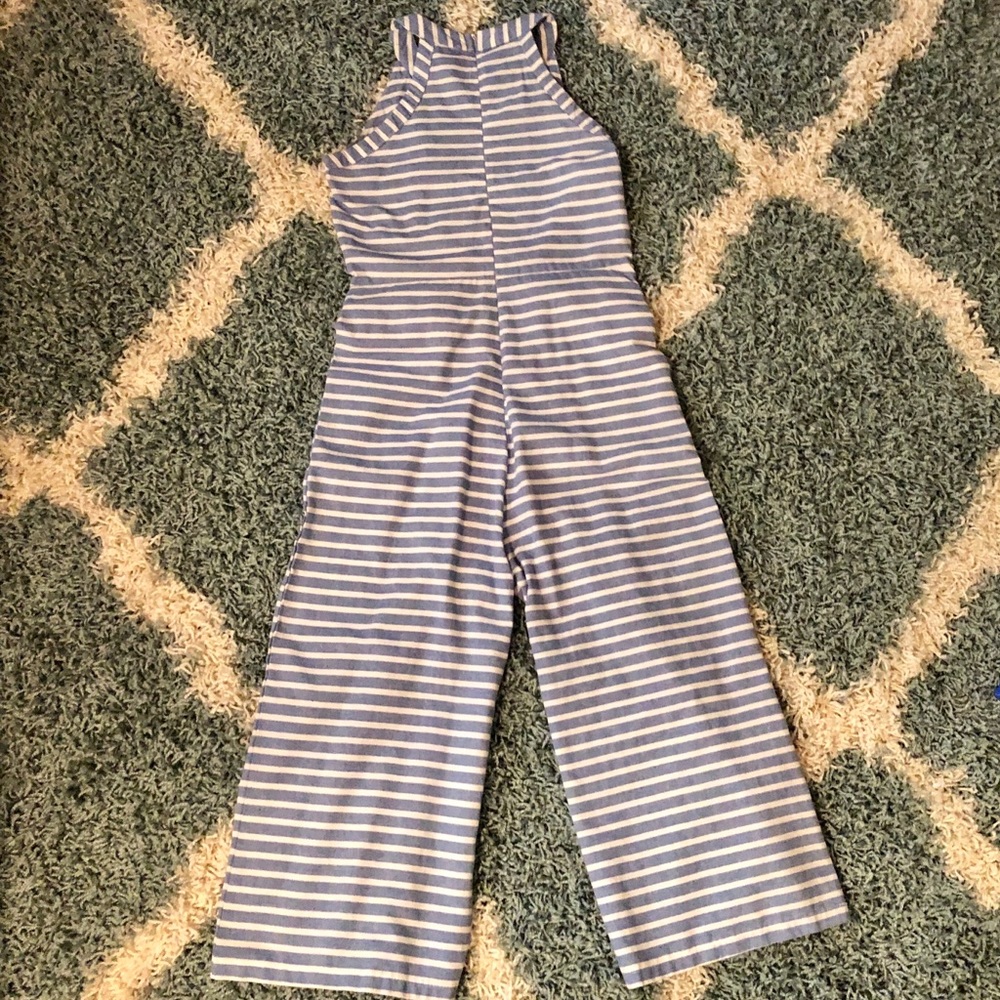 Host Pick 🎉🎉 Blue and white jumper